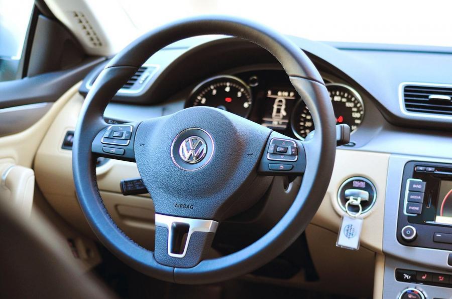  Volkswagen Passat CC 2013 года  (фото 28 из 87)